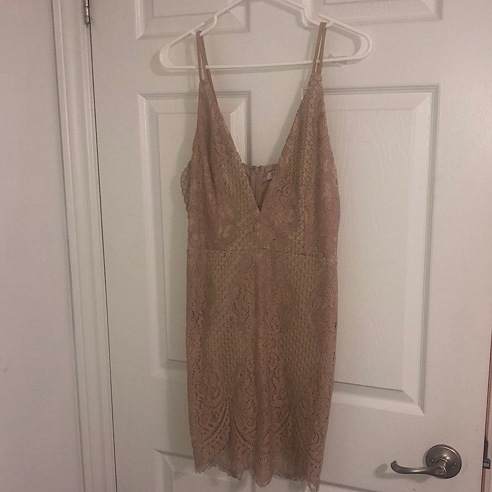 Large tobi lace dress